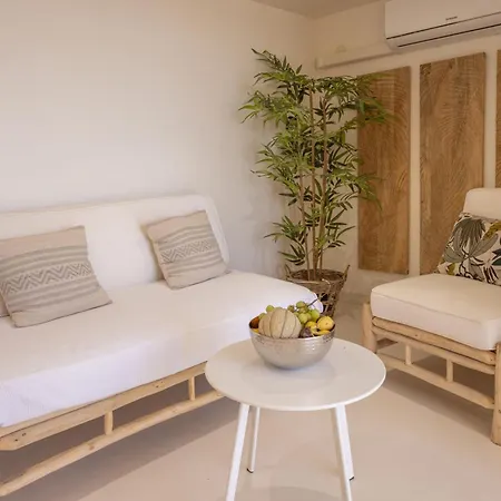 LES SUITES LOVE 3 SPA VUE MER PISCINe-3