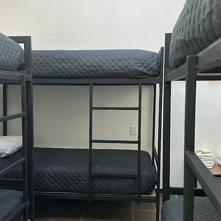 Check Inn Hostal Aeropuerto Gdl-2