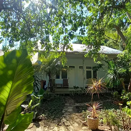 Bajo Hotel-2
