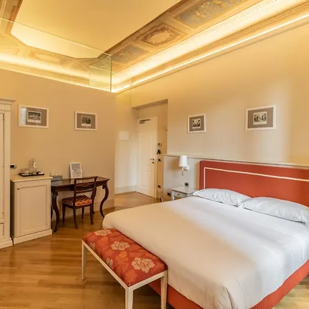 Casa Isolani Piazza Maggiore 1-3
