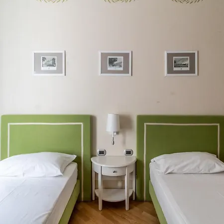 Casa Isolani Piazza Maggiore 1-2