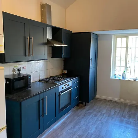 Single Room In Cv1 Fargo Village Room With Shared Bathroom-3