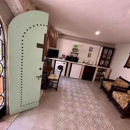 Oliva Courtyard Guesthouse-2