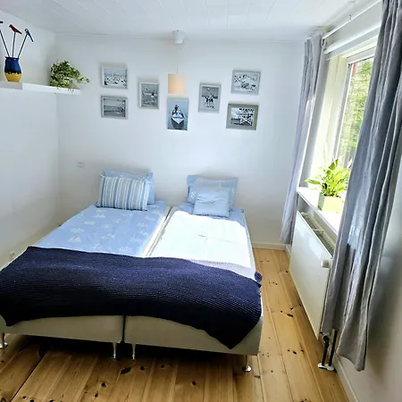 Guesthouse 'Blue House' In Vintage Villa&Garden-3