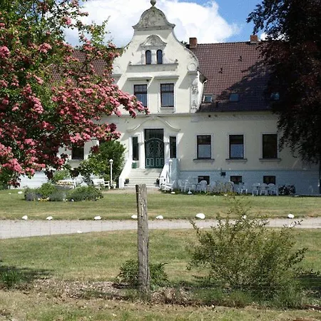 Hotel Pension Gutshaus Neu Wendorf-2