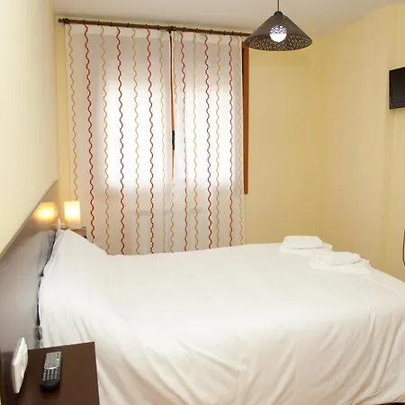 Hostal CASASNOVAS-3