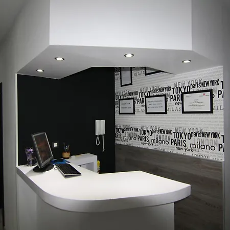 Hostal MH Fuencarral-3