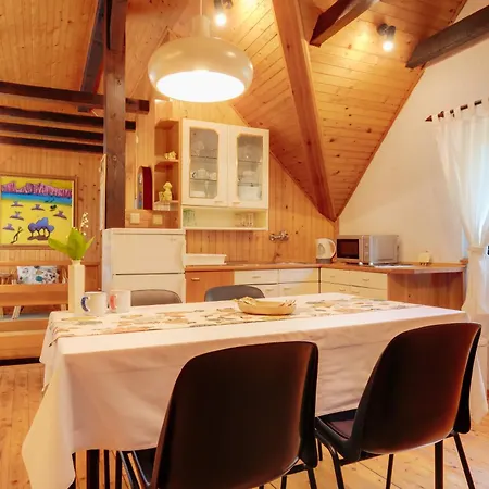 Guesthouse Pod Rastockim Krovom-2