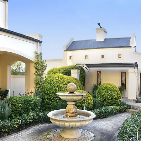 Petit Plaisir Is A Romantic Self-Catering Cottage On The Side Of The Village No1-2