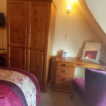 Cranborne Guest Accommodation Exclusively For Adults-3