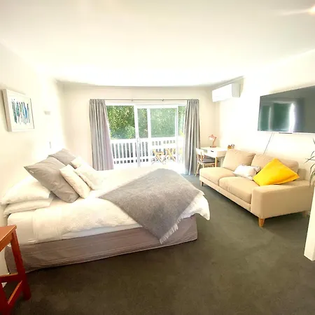 2 Mile Bay Guesthouse-2