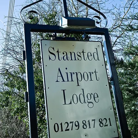 Stansted Airport Lodge-2
