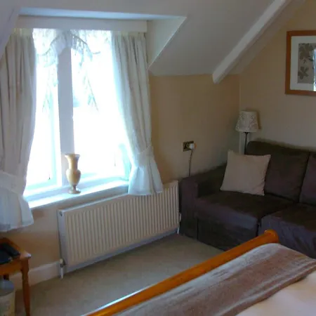 Gate Lodge Guest House-2