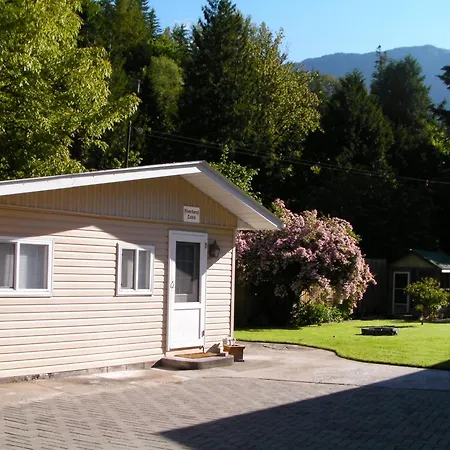 Riverbend Guest House-2
