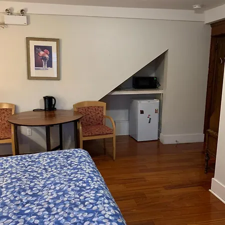 Manor Guest House-3