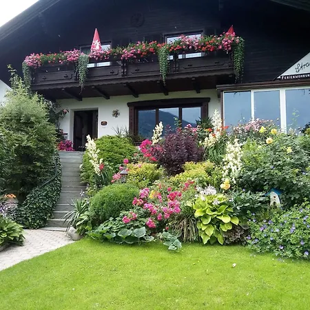 Blumenpension Strauss - Ferienwohnungen-2