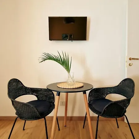Flora-3