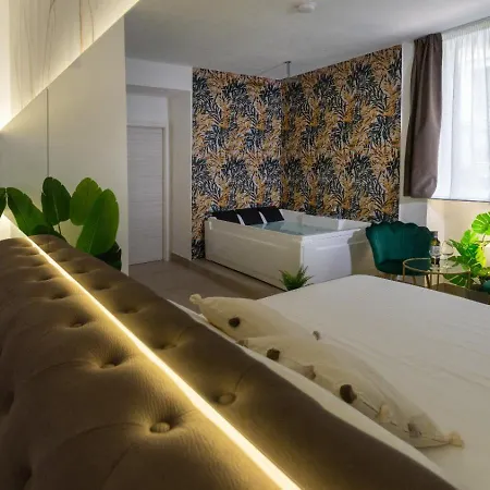 MAZZINI LUXURY JACUZZY SUITE Catania-3