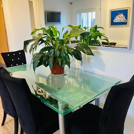 Parklane Guest House-3