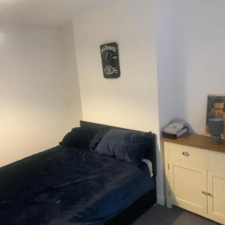 330 Leagrave-3