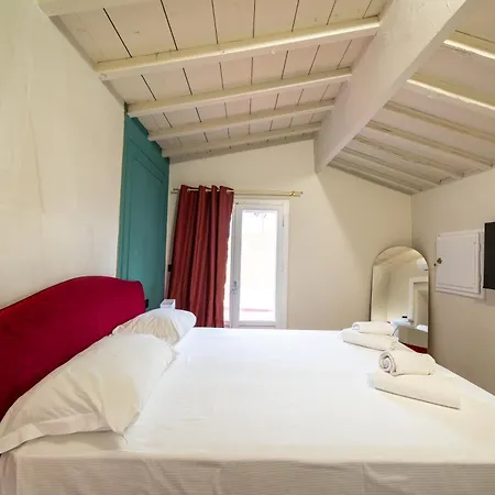 Residenza D'Epoca White Room-3