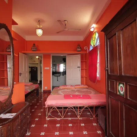 Holi-Wood Guesthouse-3