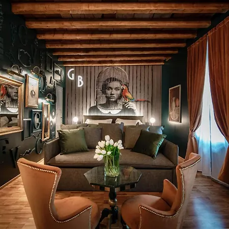 Aurum - Como Luxury Suites-2