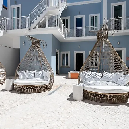 Dona Simone Boutique Suites & Studios-2