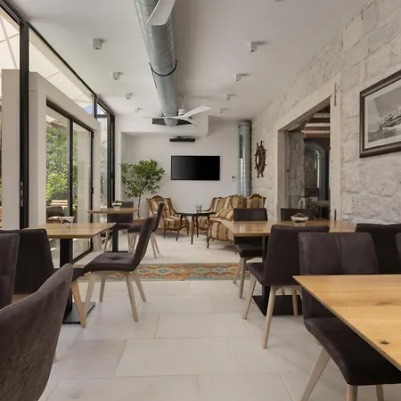 Casa Columba - Adults Only 4 Star Boutique Hotel With Outdoor Pool & Private Garden-3