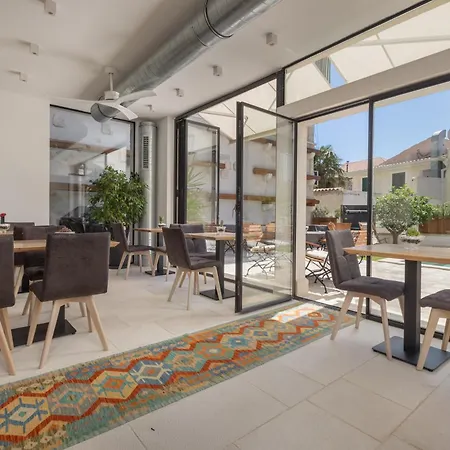 Casa Columba - Adults Only 4 Star Boutique Hotel With Outdoor Pool & Private Garden-2