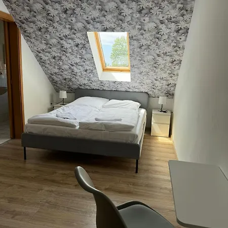 Hotel Pension Kastanie-3