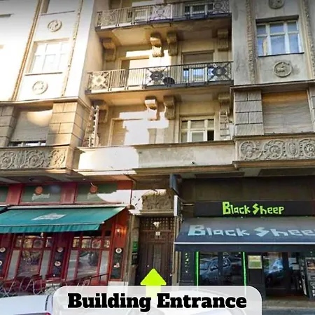 Black Sheep Budapest Smart Rooms-2