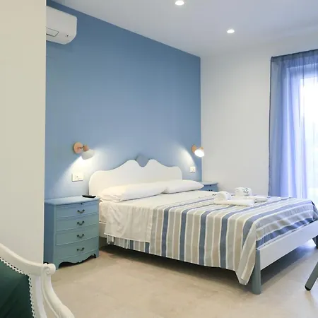 Villa Del Gaudio Rooms & Apartments-3