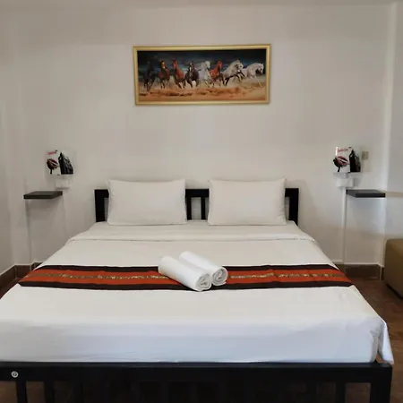 Phratamnak Inn Hotel & Guesthouse - 100 Mtr From The Beach-2