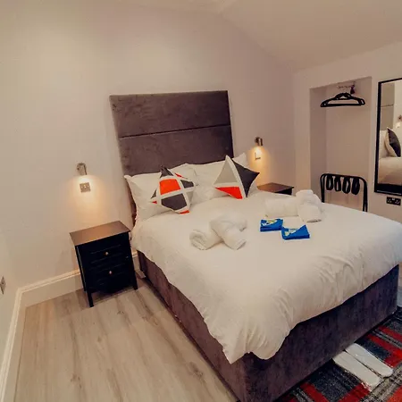Mayfield Suites-3
