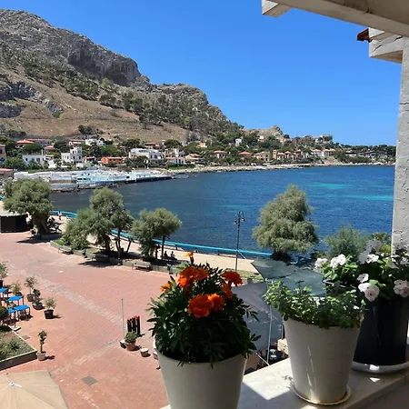 La Piazzetta a Mare Holiday House-3