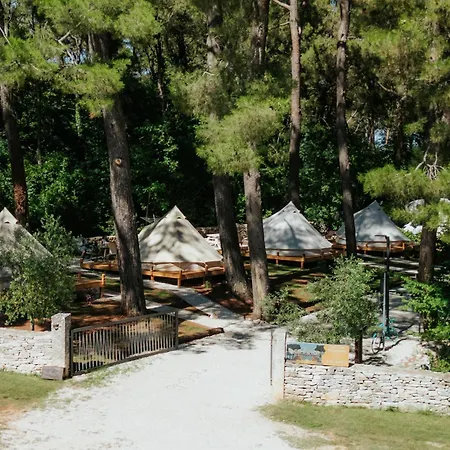 Camp 'Dvor' Bell Tent Accommodation-3