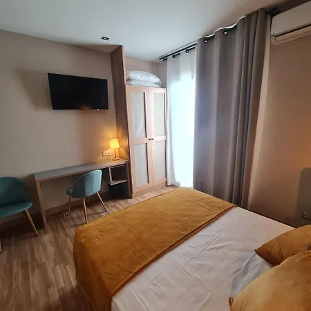 Hostal Luxury Green Madrid Gran Vía-2