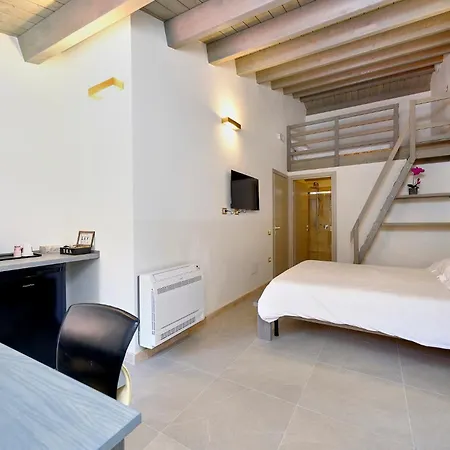 Zenith Rooms-3