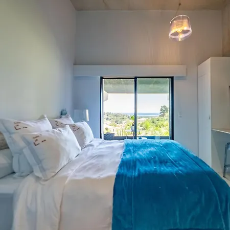 Suite 28-2