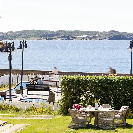 Strandvillan Hotell Och Bed & Breakfast-3