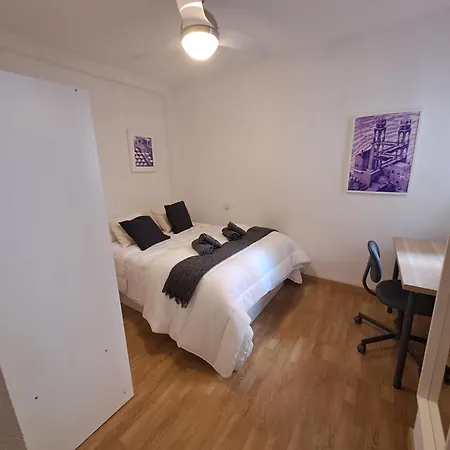 Room In Apartment - Private Room For Rent In Calle De San Bernabe-2
