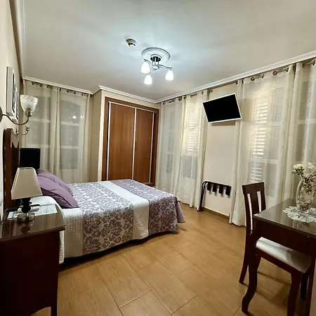 Hostal Avenida-3