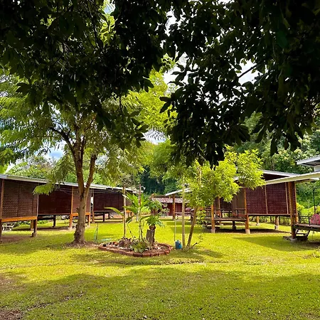 Twin Hut-2