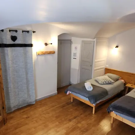 La Girandole Chambre D'Hotes Et Location D'Appartement-2