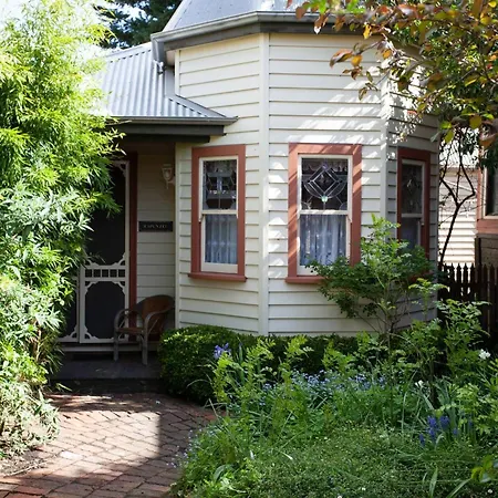 Rapunzels Cottage 1Br Fairytale Studio Stay-3