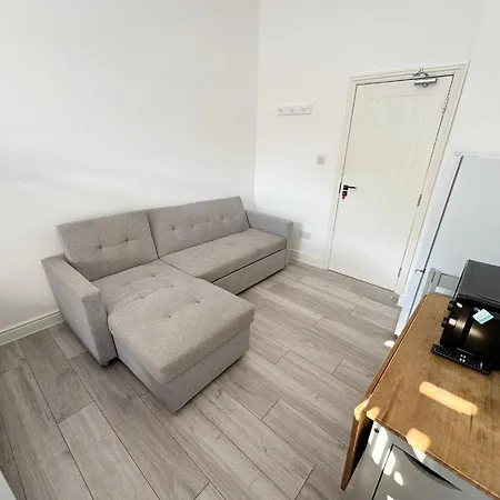 Willesden Green Budget Guesthouse-2
