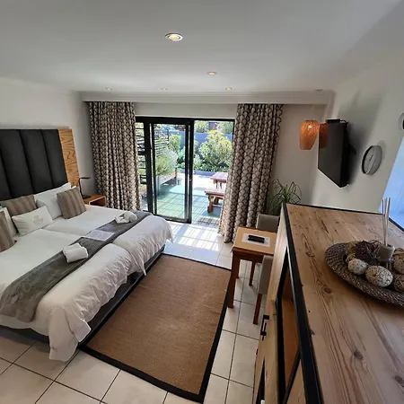 Pelican Lodge Guesthouse-3