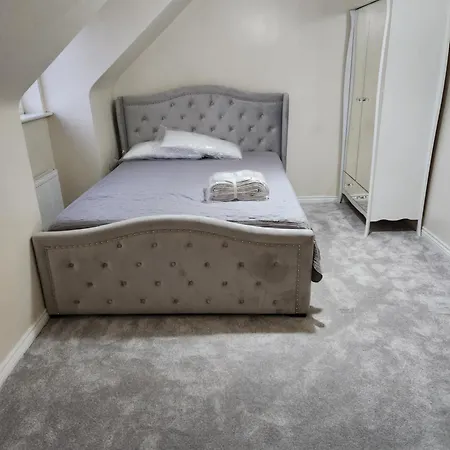 69 Swan Lane-3