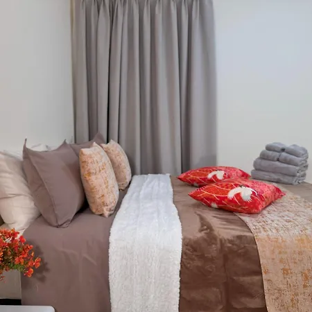 Harvard Rooms - 2Br Retreat Adjacent To University-3